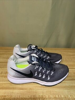 Nike Air Zoom Pegasus 33 (831352-002) Lightweight Road Running Shoe Men 6 NWT